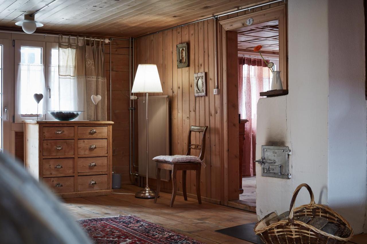 Nostalgie Bed&Breakfast Chrämerhus Curaglia Exterior foto