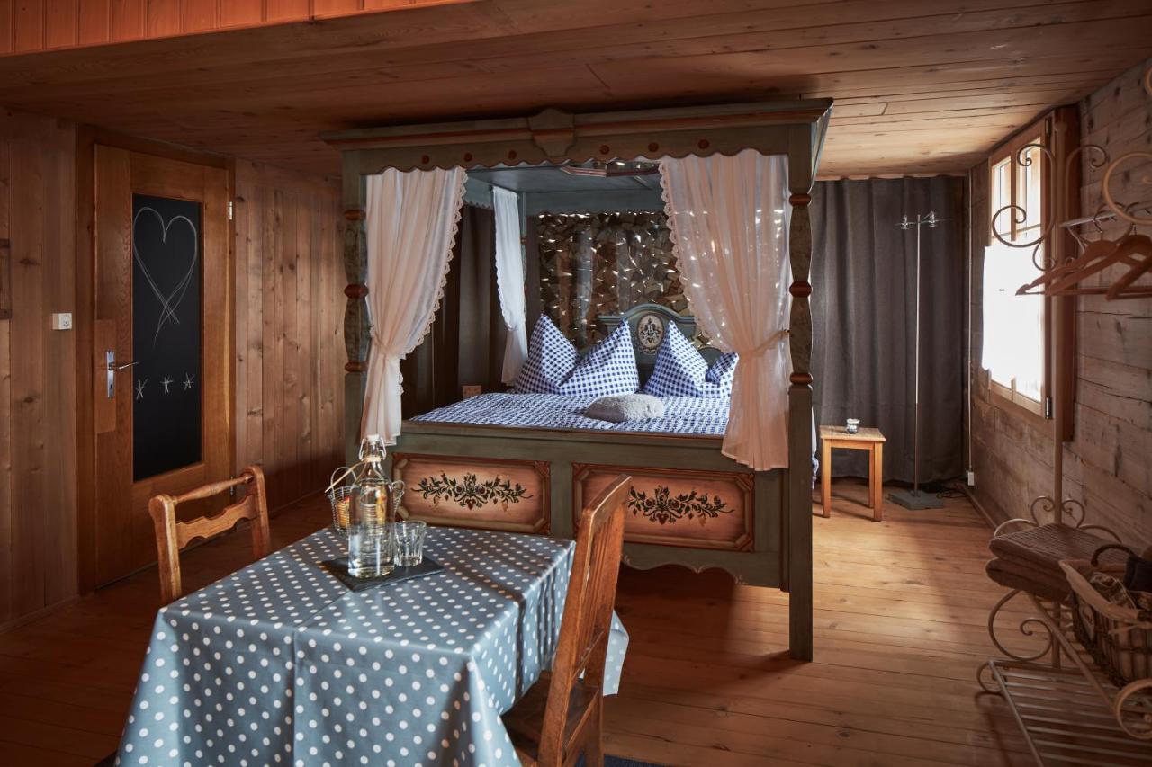 Nostalgie Bed&Breakfast Chrämerhus Curaglia Exterior foto