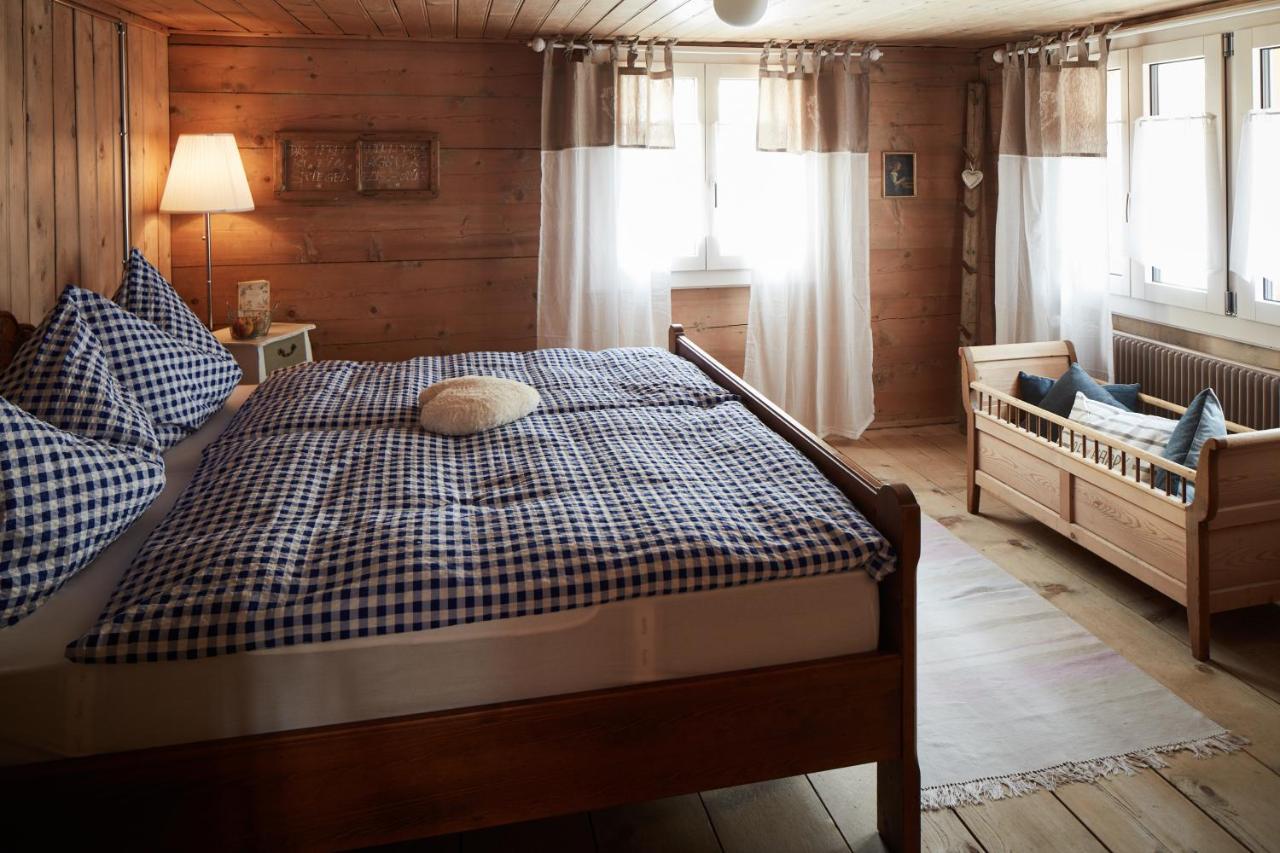 Nostalgie Bed&Breakfast Chrämerhus Curaglia Exterior foto