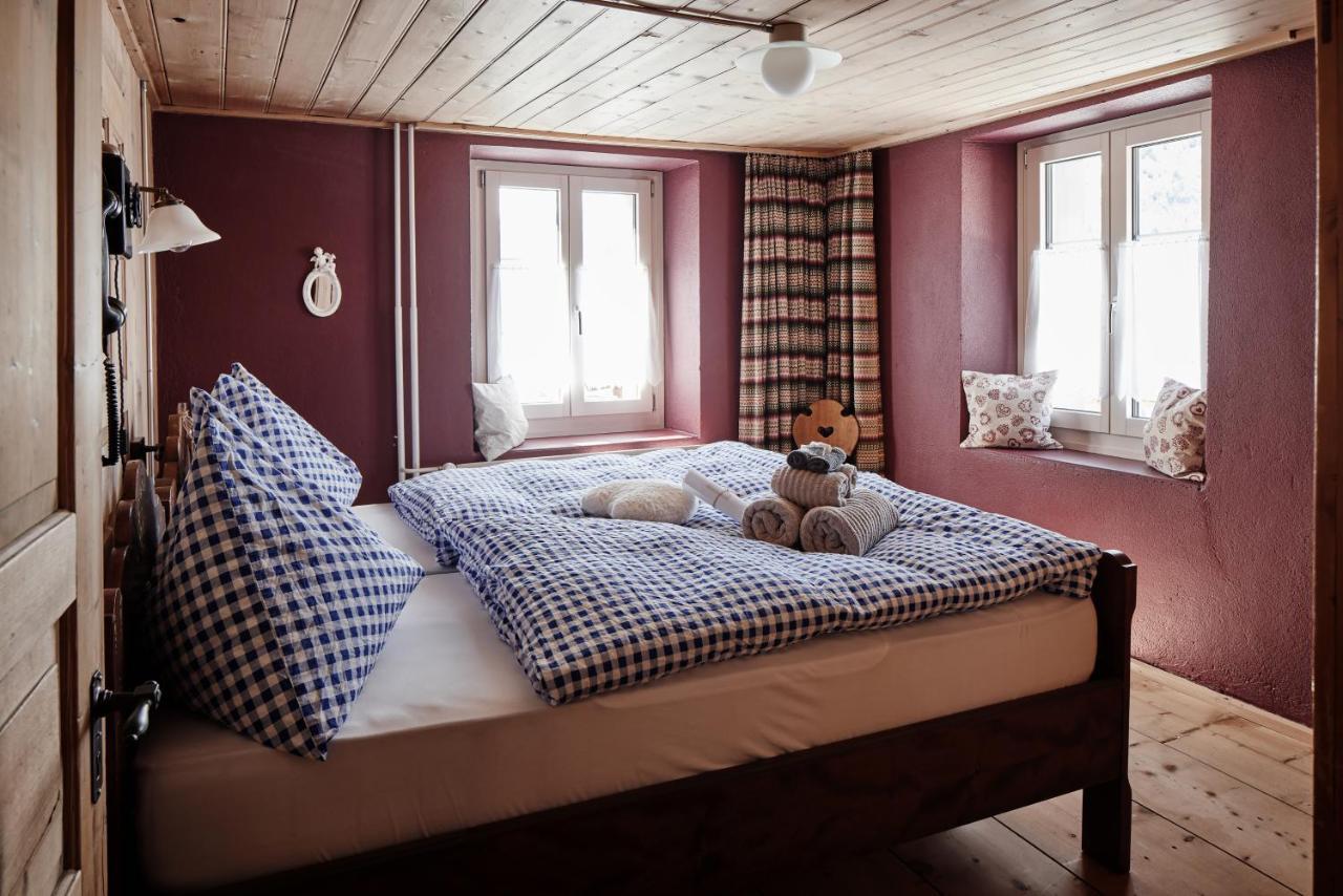 Nostalgie Bed&Breakfast Chrämerhus Curaglia Exterior foto